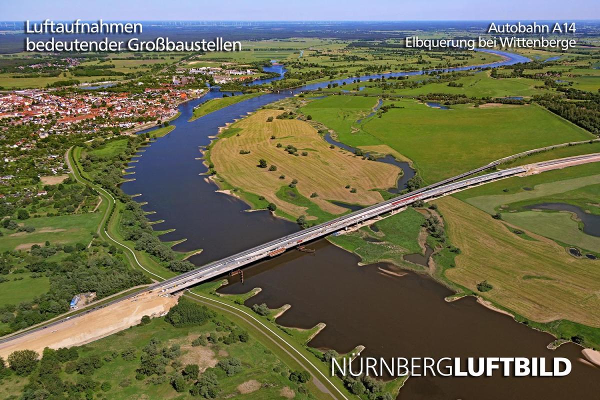 Luftbild der neuen Elbbrücke der A14 bei Wittenberge, mit rund 1.100 m längste Brücke der A14-Nordverlängerung